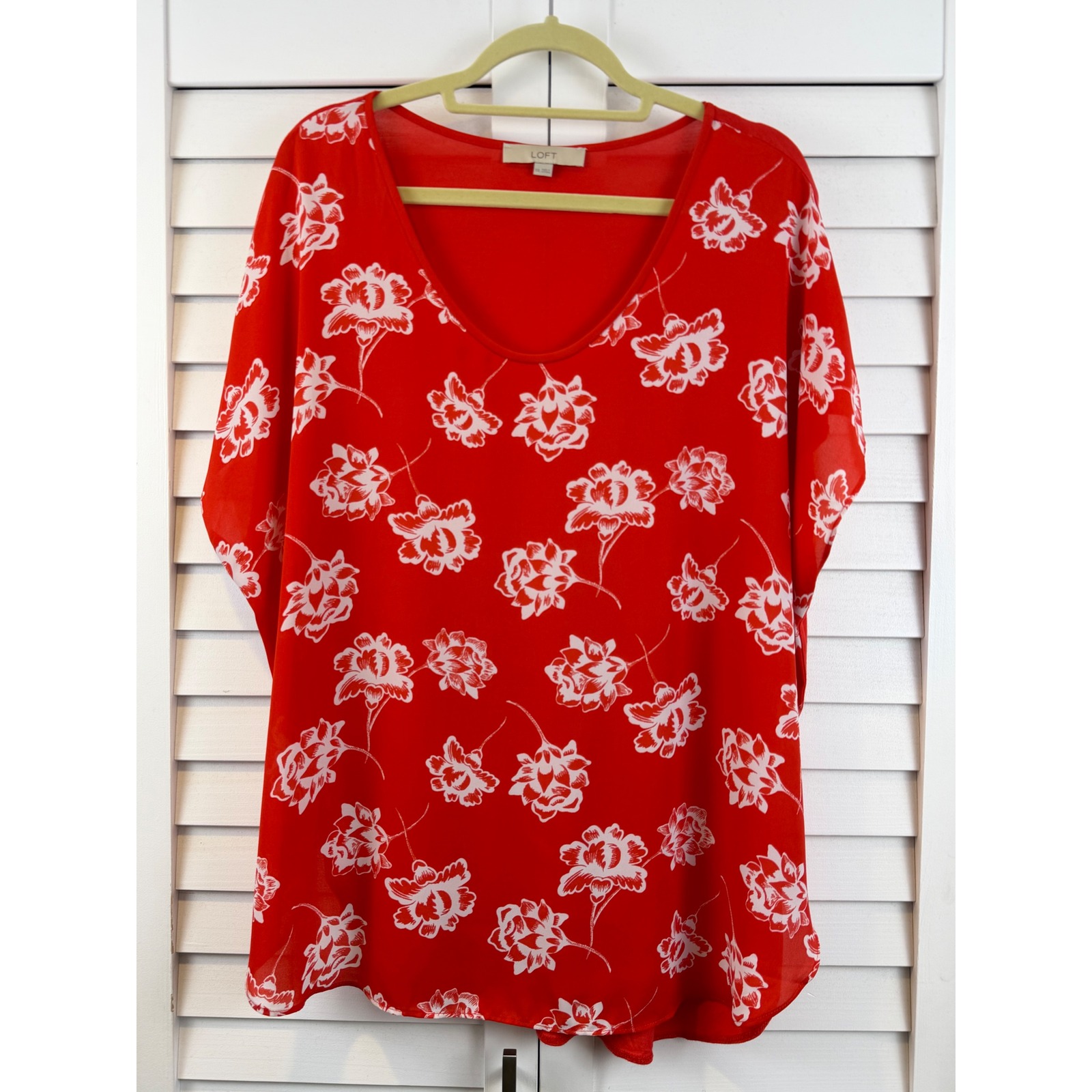 Loft Floral Blouse Women Xxl Red Short Sleeve Scoop Neck Mixed Media